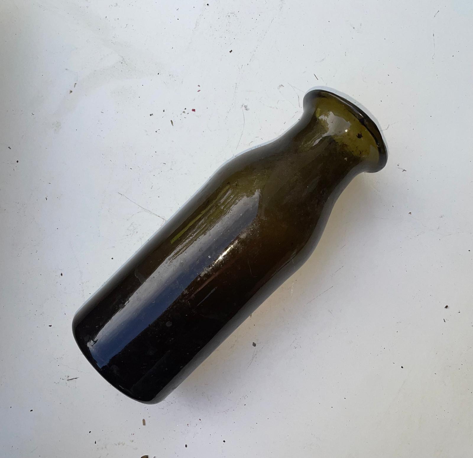 Bouteille ancienne « pot à truffes » à col ouvert